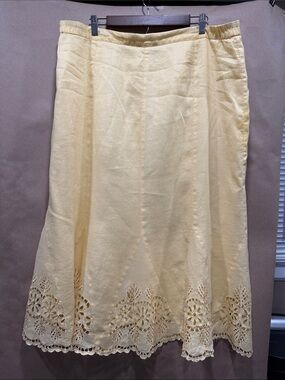 Source Unknown Pale Yellow A-Line Eyelet Hem Skirt